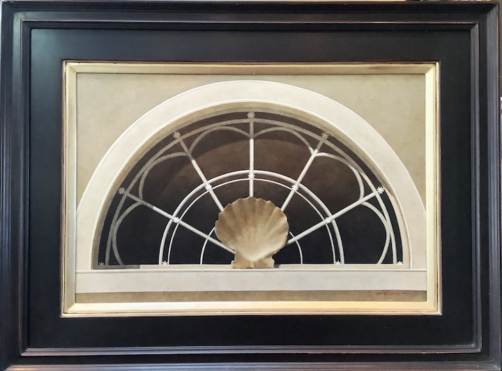 Fan Light with Scallop Shell